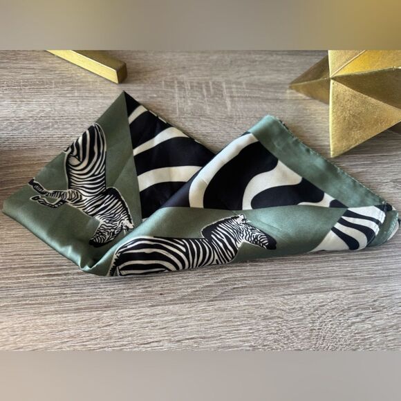 Zebra Print Green Skirt A1361 - Picture 3 of 3